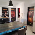 Pulp Fiction Хостел Задар