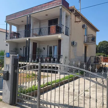 Hostel Pulp Fiction *